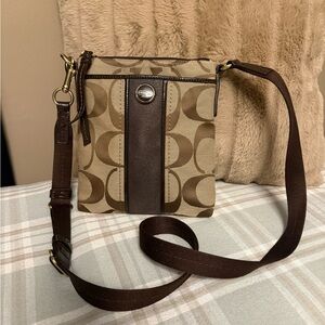 ✨ Coach Signature Stripe File Crossbody Bag - Khaki & Mahogany ✨